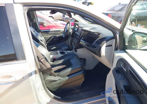 2017 Dodge Grand Caravan Sxt z USA, uszkodzony, nr VIN 2C4RDGCG9HR805784